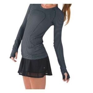 LULULEMON ATHLETICA Swiftly Tech Long Sleeve Size 6